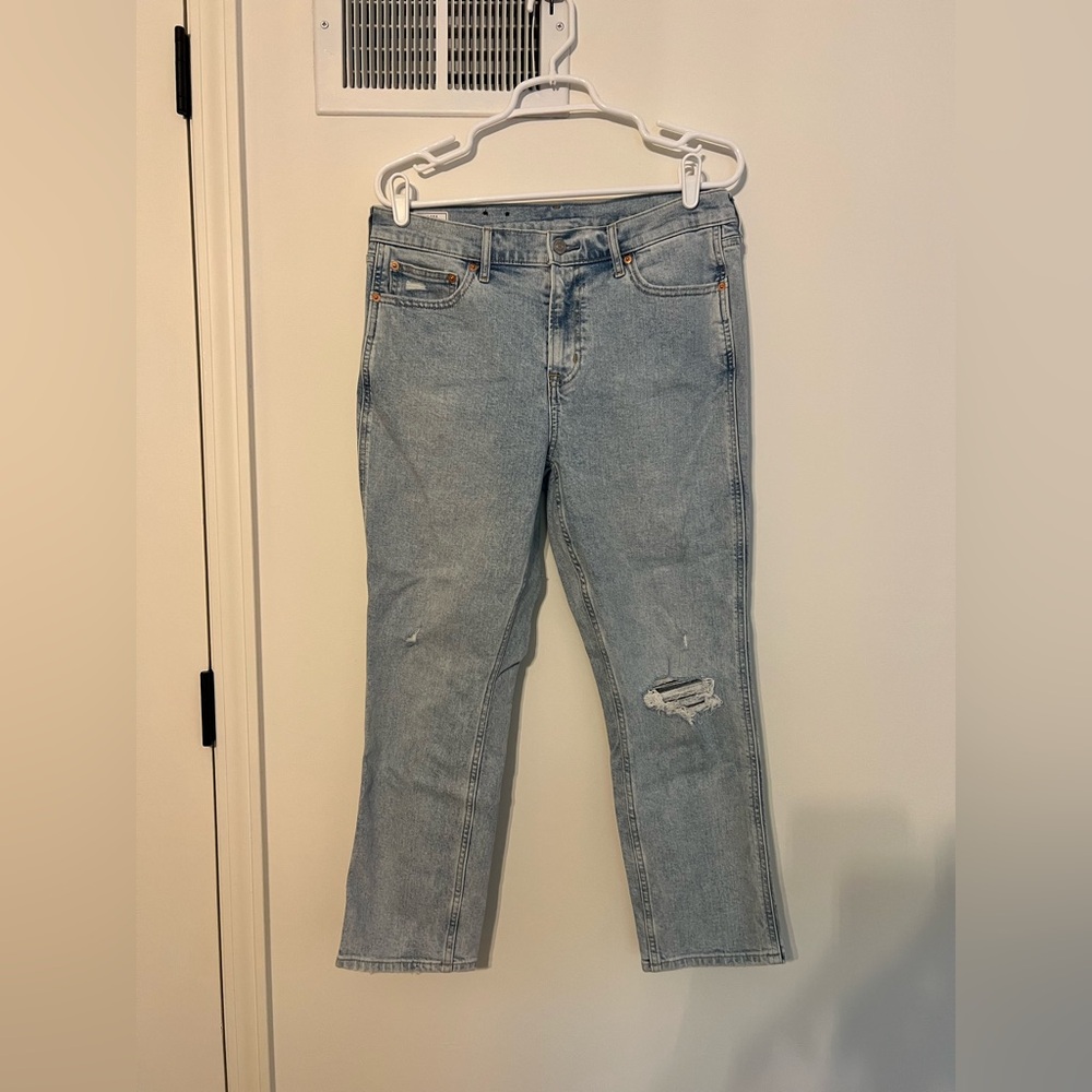 Gap Women’s Vintage Slim-Straight Distressed Mid-Rise Light Wash Jeans